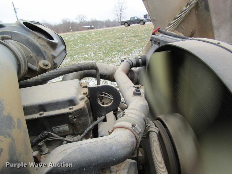 image for item DC4315 1997 International 8200 semi truck