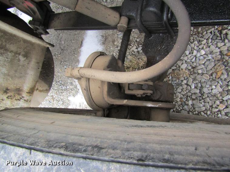 image for item DC4315 1997 International 8200 semi truck