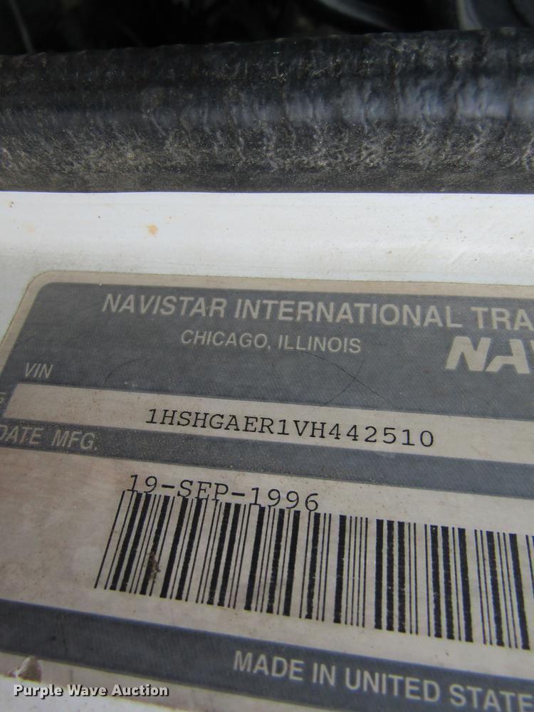 image for item DC4315 1997 International 8200 semi truck