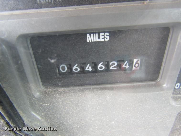 image for item DC4315 1997 International 8200 semi truck