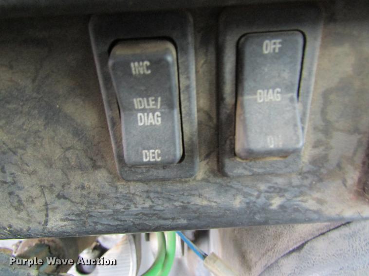 image for item DC4315 1997 International 8200 semi truck