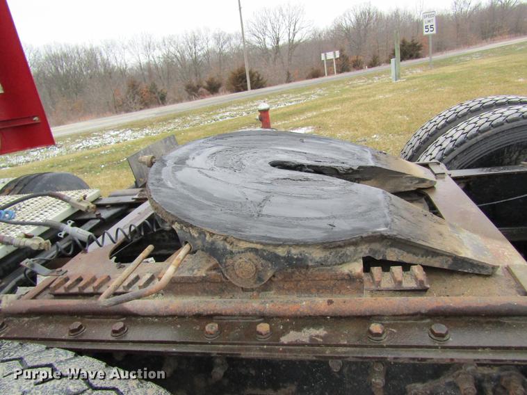 image for item DC4316 1995 Volvo WG semi truck