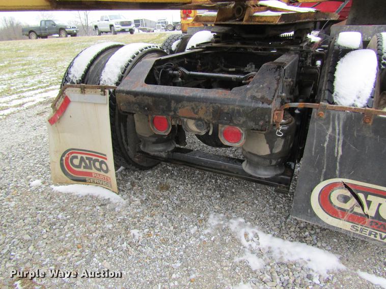 image for item DC4316 1995 Volvo WG semi truck