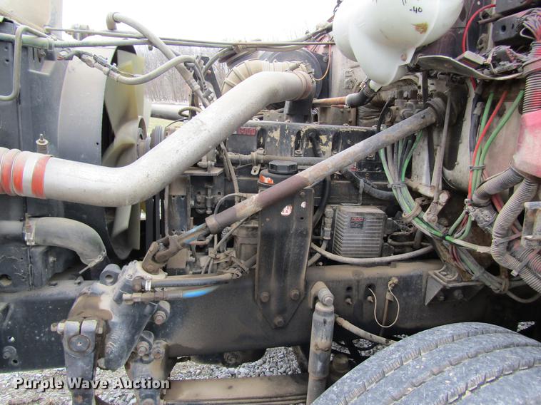 image for item DC4316 1995 Volvo WG semi truck