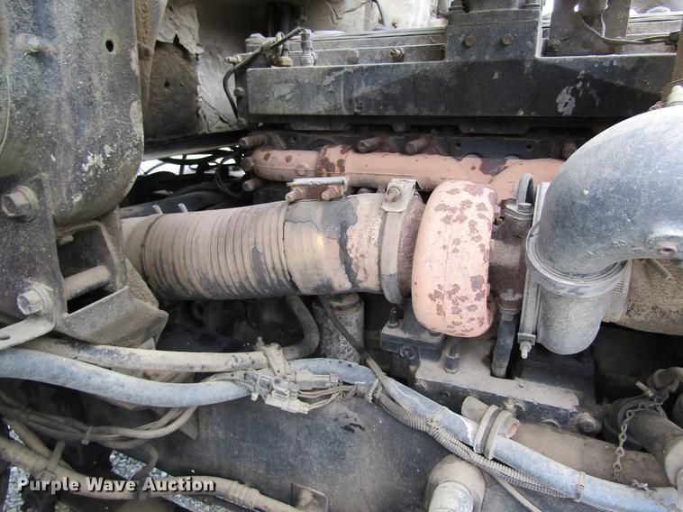 image for item DC4316 1995 Volvo WG semi truck