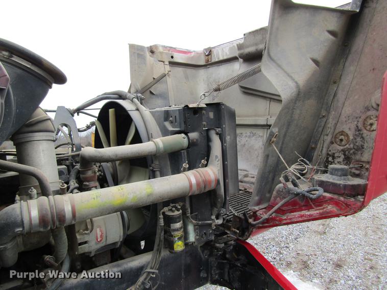 image for item DC4316 1995 Volvo WG semi truck