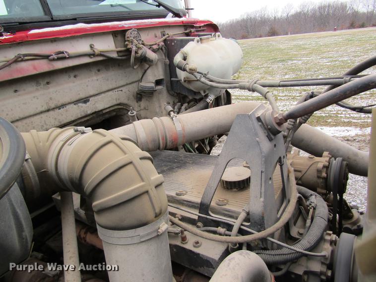 image for item DC4316 1995 Volvo WG semi truck