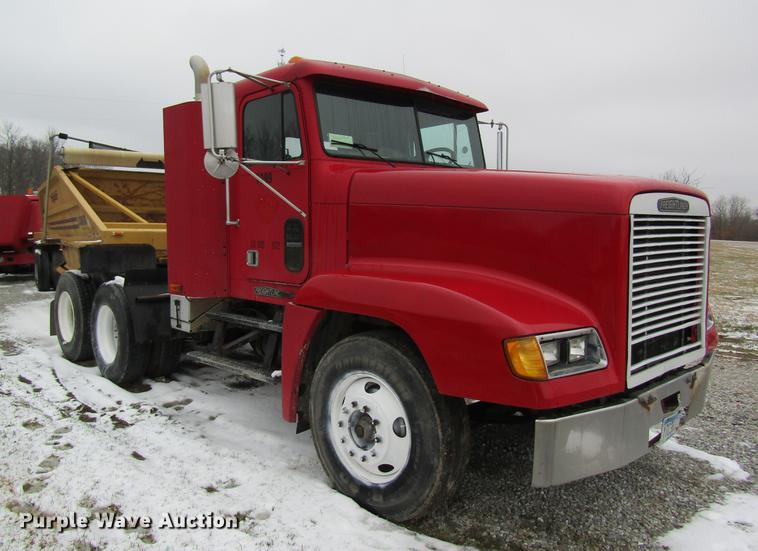 image for item DC4318 1995 Freightliner FLD120 semi truck