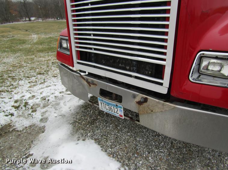 image for item DC4318 1995 Freightliner FLD120 semi truck