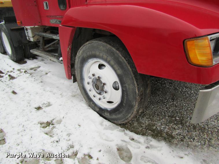 image for item DC4318 1995 Freightliner FLD120 semi truck