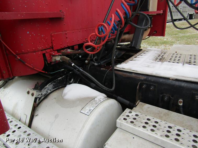 image for item DC4318 1995 Freightliner FLD120 semi truck