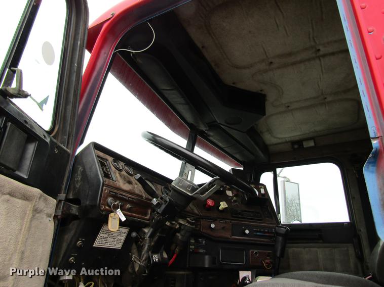 image for item DC4318 1995 Freightliner FLD120 semi truck