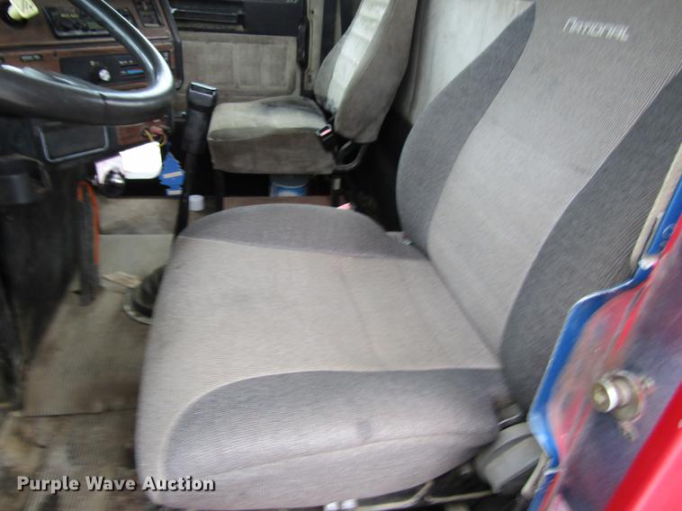 image for item DC4318 1995 Freightliner FLD120 semi truck