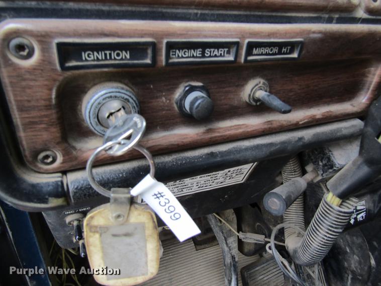 image for item DC4318 1995 Freightliner FLD120 semi truck