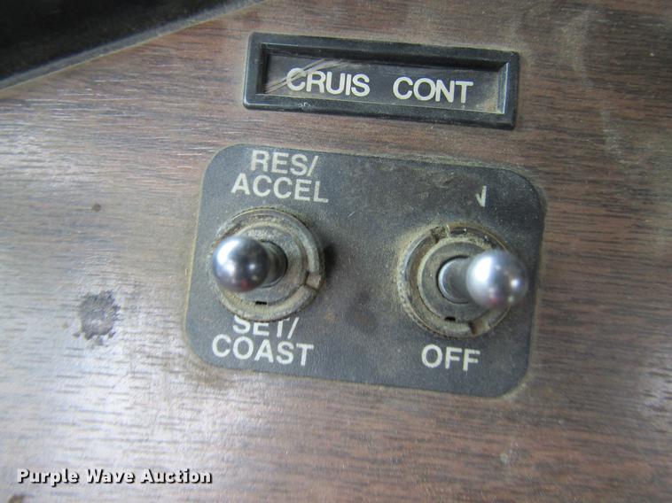 image for item DC4318 1995 Freightliner FLD120 semi truck