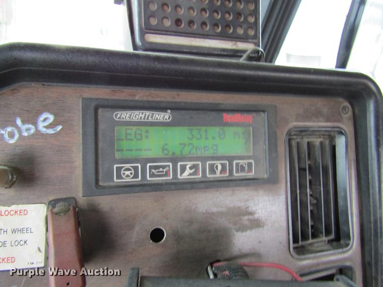 image for item DC4318 1995 Freightliner FLD120 semi truck