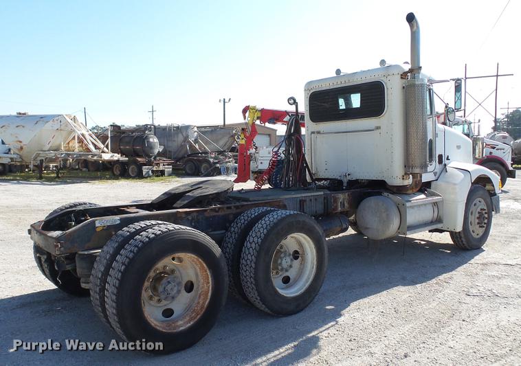 image for item DC5556 1996 Peterbilt 385 semi truck