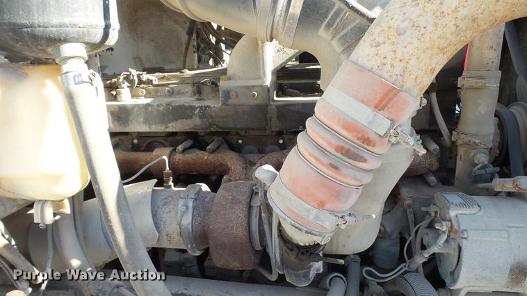 image for item DC5556 1996 Peterbilt 385 semi truck