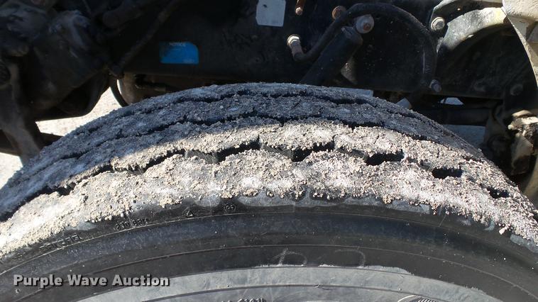 image for item DC5556 1996 Peterbilt 385 semi truck