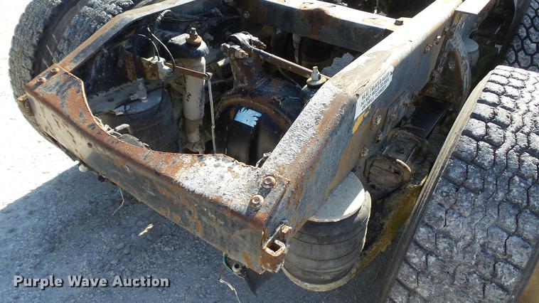 image for item DC5556 1996 Peterbilt 385 semi truck