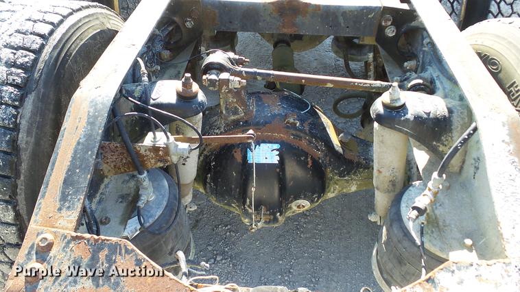 image for item DC5556 1996 Peterbilt 385 semi truck