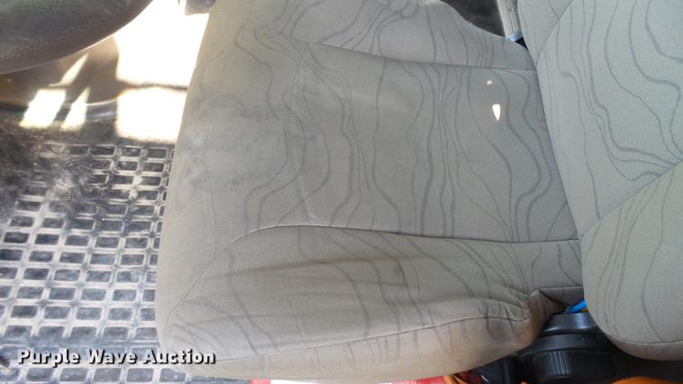 image for item DC5557 2013 Volvo VNL semi truck