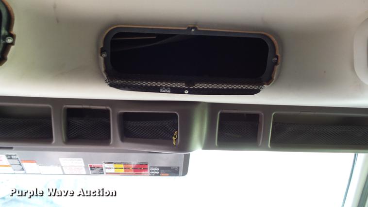 image for item DC5557 2013 Volvo VNL semi truck