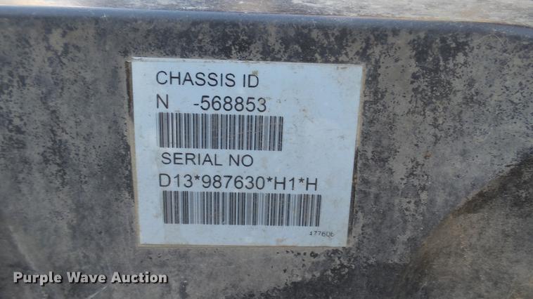 image for item DC5557 2013 Volvo VNL semi truck