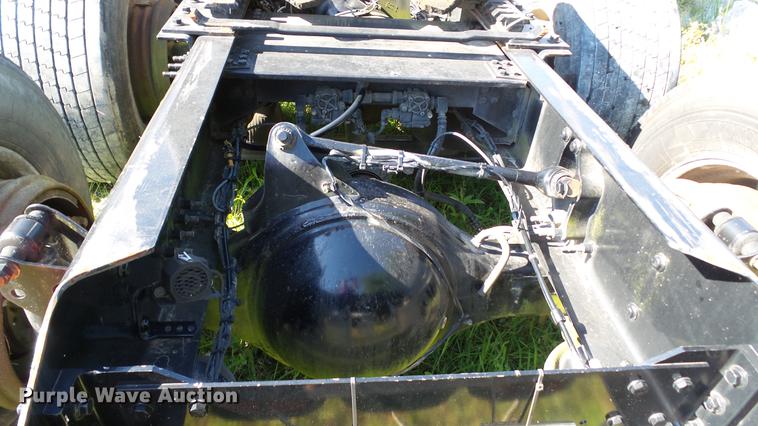 image for item DC5557 2013 Volvo VNL semi truck