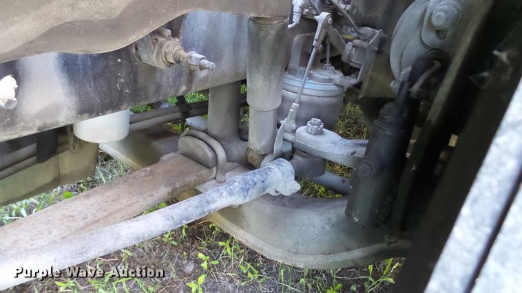 image for item DC5557 2013 Volvo VNL semi truck