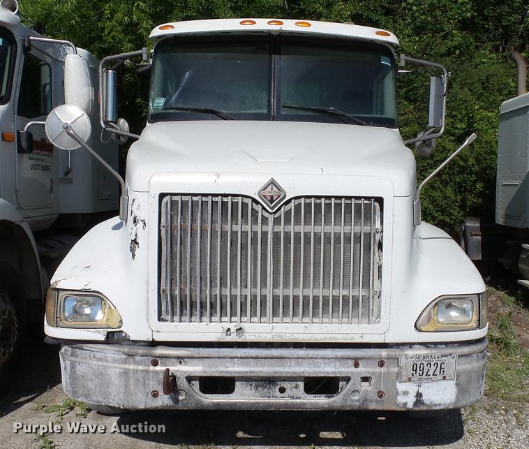 image for item DC5558 2006 International 9200i semi truck