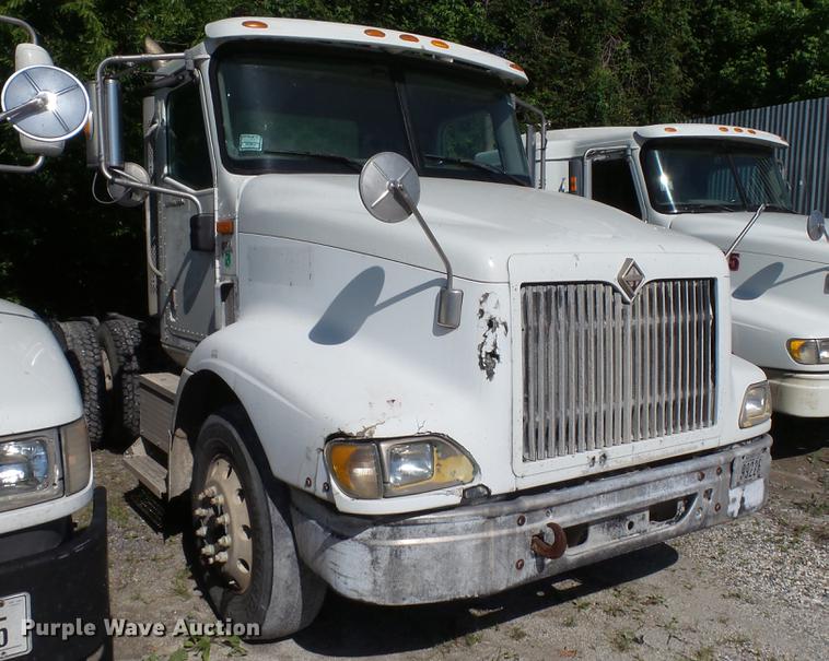 image for item DC5558 2006 International 9200i semi truck