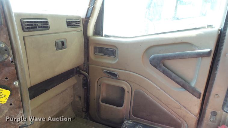 image for item DC5558 2006 International 9200i semi truck