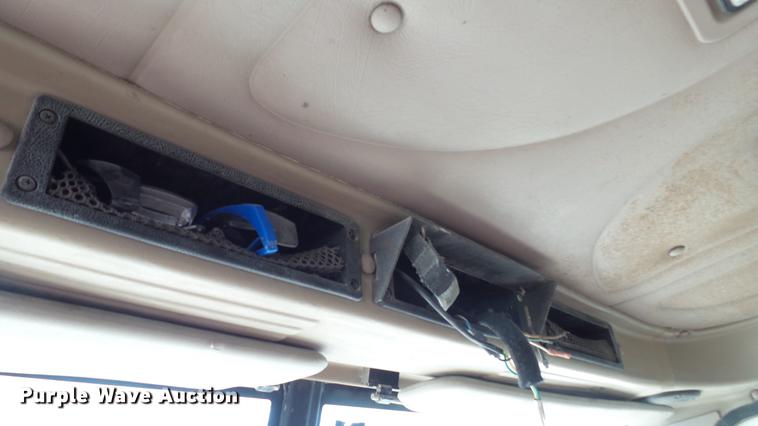 image for item DC5558 2006 International 9200i semi truck