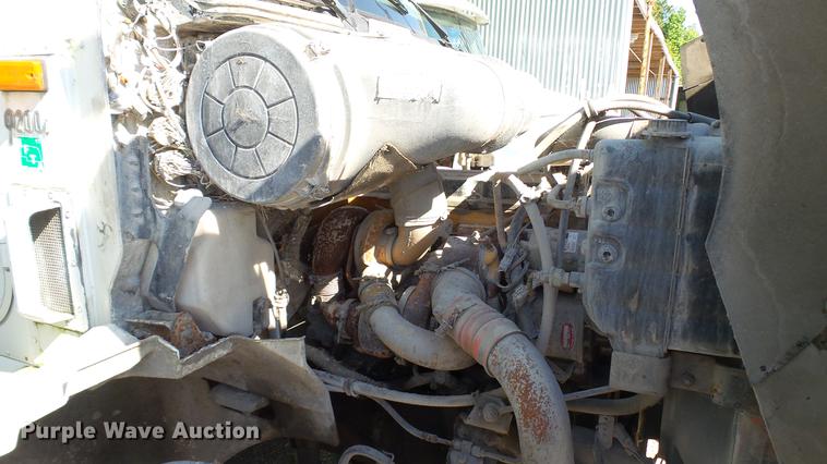 image for item DC5558 2006 International 9200i semi truck