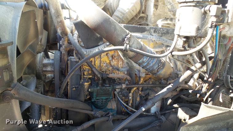 image for item DC5558 2006 International 9200i semi truck