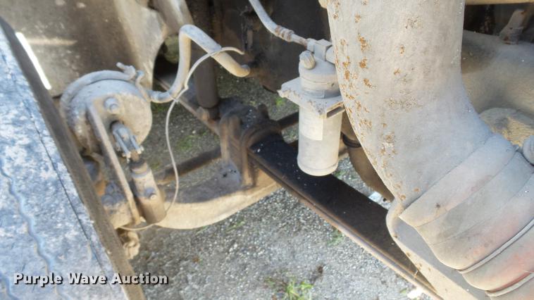 image for item DC5558 2006 International 9200i semi truck