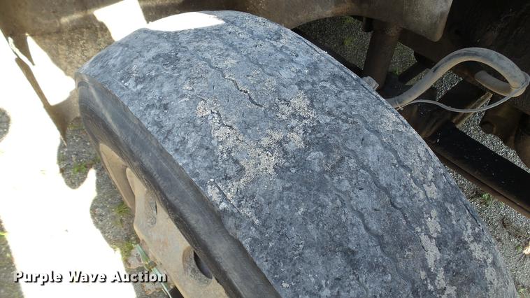 image for item DC5558 2006 International 9200i semi truck