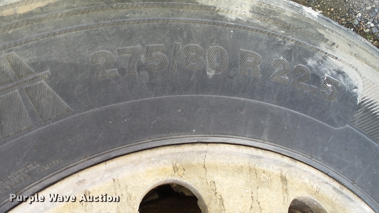 image for item DC5558 2006 International 9200i semi truck