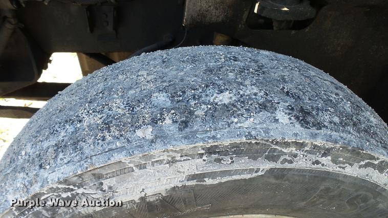 image for item DC5558 2006 International 9200i semi truck