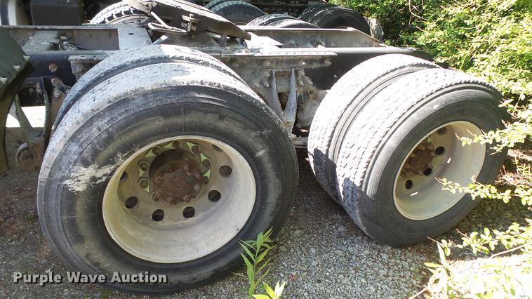 image for item DC5558 2006 International 9200i semi truck