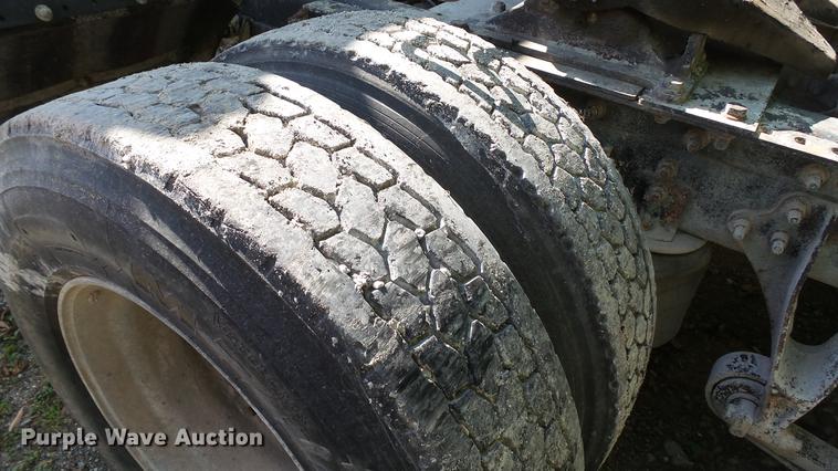 image for item DC5558 2006 International 9200i semi truck