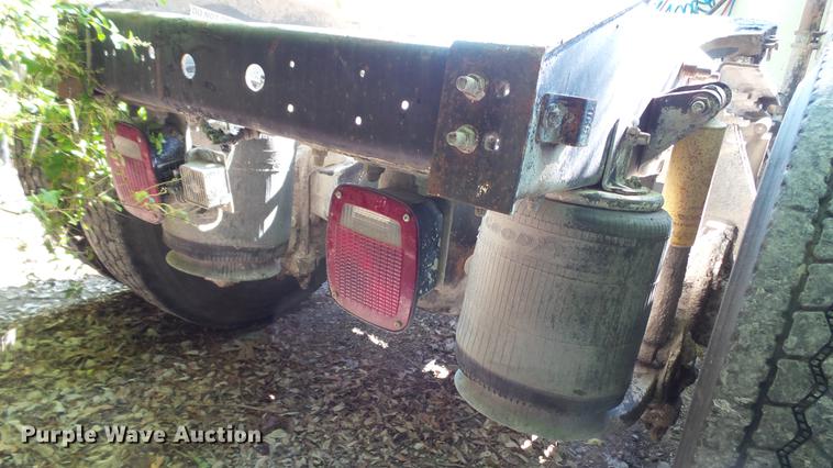 image for item DC5558 2006 International 9200i semi truck