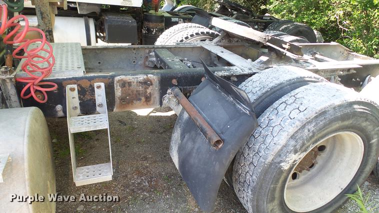 image for item DC5558 2006 International 9200i semi truck