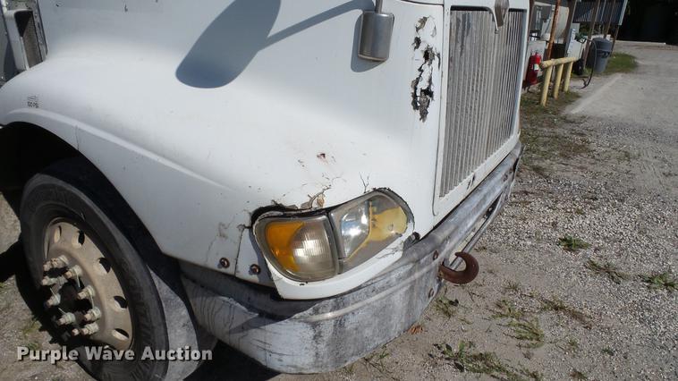 image for item DC5558 2006 International 9200i semi truck