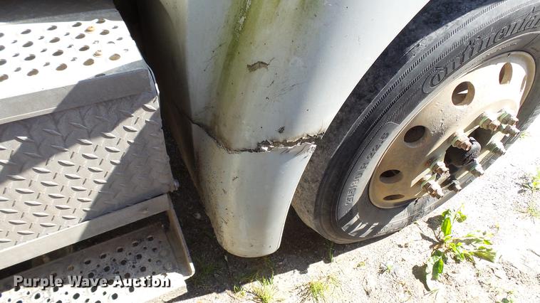 image for item DC5558 2006 International 9200i semi truck