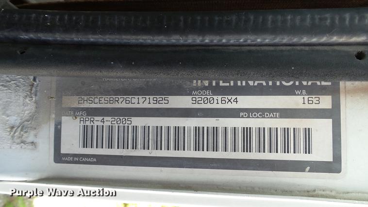 image for item DC5558 2006 International 9200i semi truck