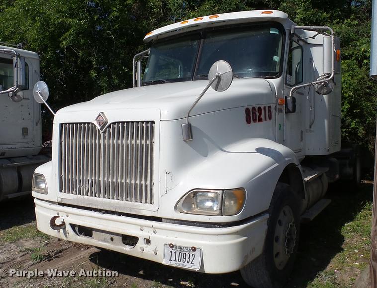 image for item DC5559 2007 International 9200i semi truck