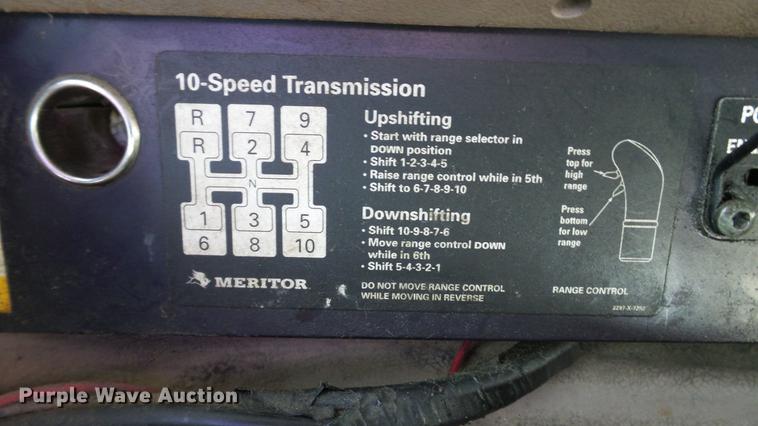 image for item DC5559 2007 International 9200i semi truck