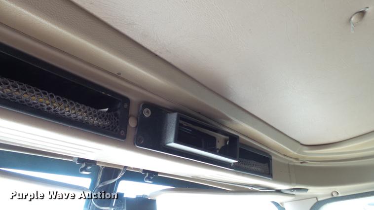 image for item DC5559 2007 International 9200i semi truck